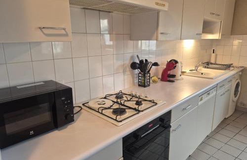 Villeneuve House | Le Soleil - Authentique - À 10 m du Château