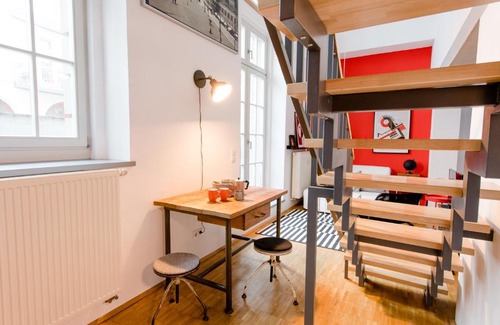 Mitte Apartment | LE-Style! Top-Galerie-Studio Bauhaus-Stil