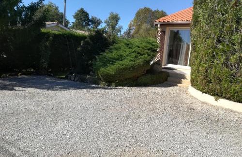 Saint-Andre-de-Cubzac Bed & Breakfast | Le ti'Roussat