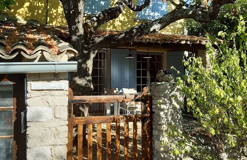 Mollans-sur-Ouveze House | Le Tilleul - Charming gîte with covered terrace facing Mont Ventoux