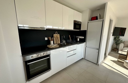 Tardinghen House | Le Toit Penché