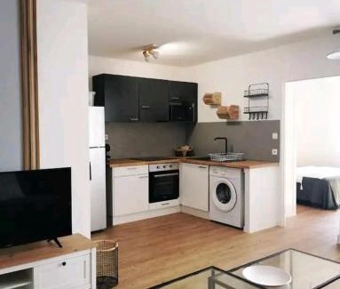 Saint-Denis Apartment | Le Topaze - T2 proche CHU