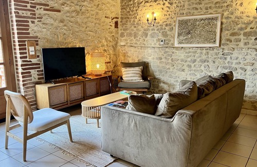 Castelnau-de-Levis House | Le Trocadéro - Domaine Terra Rosa