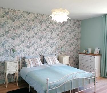 Beaulieu-sur-Sonnette Bed & Breakfast | Le Verger du Paradis