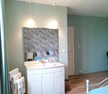 Beaulieu-sur-Sonnette Bed & Breakfast | Le Verger du Paradis