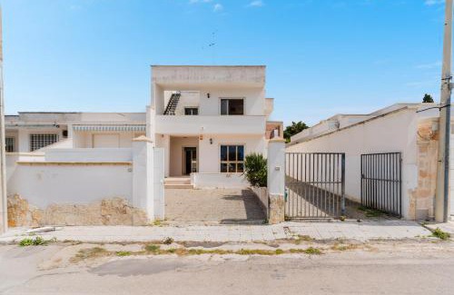 Sant'Isidoro House | Le Ville di Sofia by BarbarHouse