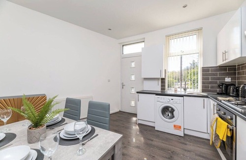 Pudsey House | Leeds Contractor Home | Parking | Yorksha Property