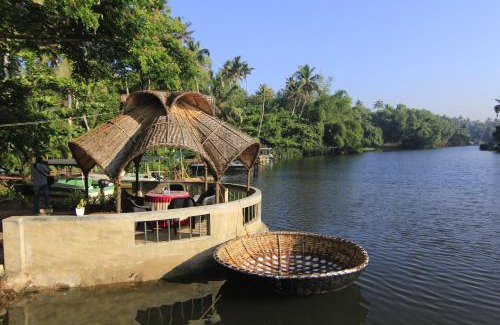 Poovar Hotel | Leela Backwater Inn