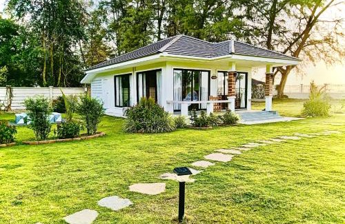 Tha Sala House | Leelavadee Villa Sea Views
