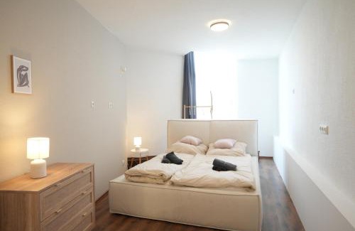 Magdeburg Apartment | LeHaStays - Apartments Strubepark