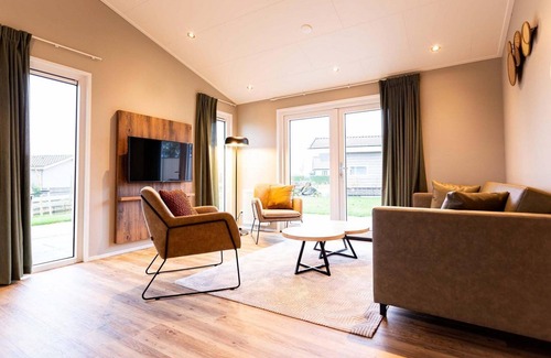 Avenhorn Ski Chalet | ✓ Leijhoeve at Park Westerkogge ✓ Holiday home for 6 people ✓ Located in Berkhout (North Holland) ✓ Waterfront holiday resort ✓ Book directly at the resort