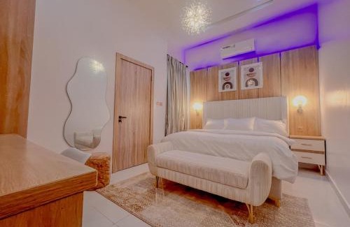 Ofin Apartment | Lekki Luxury 4 bed with 24hour power & security, WiFi,&PS5