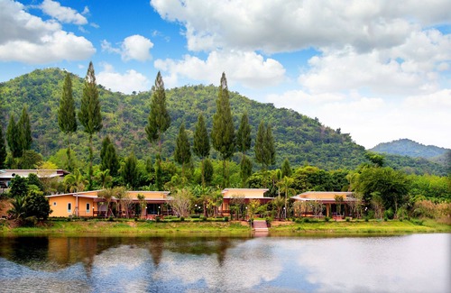 Song Phi Nong Hotel | Lemon Chalet Kaeng Krachan Resort