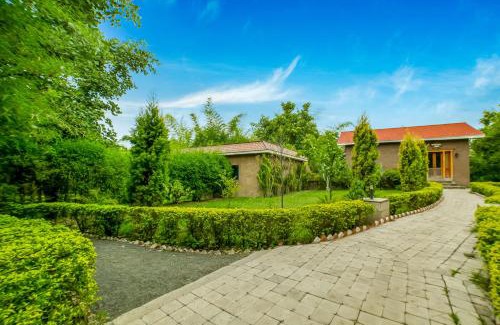 Tala Hotel | Lemon Tree Wildlife Resort, Bandhavgarh