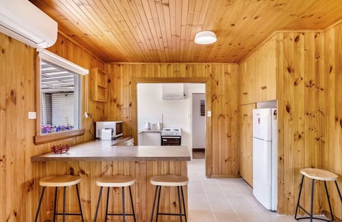 Police Point Apartment | Lemonade by the Beach: Serene Huon Valley Retreat with Water Views