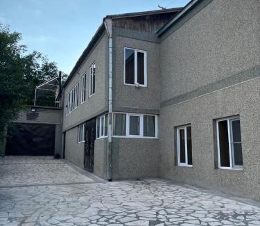 Aghavnadzor House | LEO Home