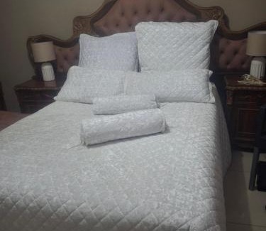 Makhado Bed & Breakfast | Leopard Pezeld BnB