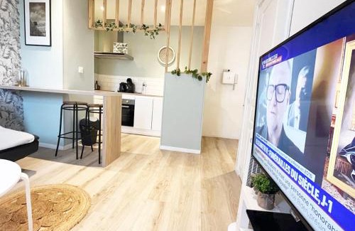 Valenciennes Apartment | LeRelaisdOdile23 - PARKING - LUMINEUX - HYPER CENTRE