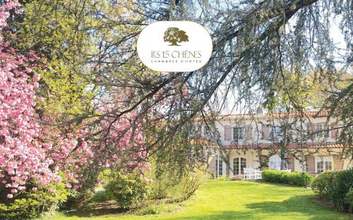 Saint-Mesmin Bed & Breakfast | LES 15 CHENES Chambres d hôtes, parc arboré de 5000 m2 à 20KM du PUYDUFOU Une suite familiale et 3 chambres doubles