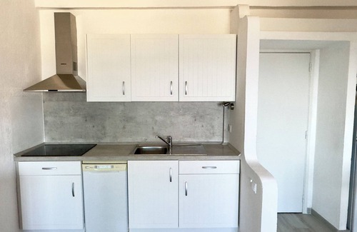 Patio Apartment | Les 3 Dauphins apartment with pool and sea view