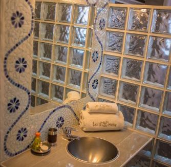 Antananarivo Avaradrano Hotel | Les 3 Métis