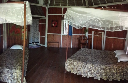 Brickaville House | Les Acacias Bungalows Manambato