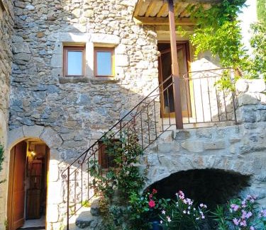 Saint-Jean-du-Gard House | Les Châtaigniers Gîtes du Mas Haut