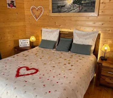 Saint-Denis Cabin | Les Chalets de Marie 974- Jacuzzi SPA privatif dans le chalet , sans vis à vis , vue mer