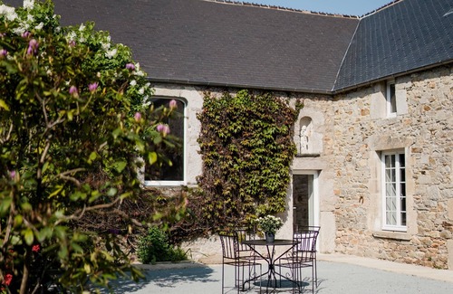Grosville House | Les gites saint Martin - The Convent and its indoor pool