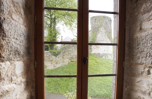 Sainte-Suzanne-and-Chammes Bed & Breakfast | Les Jardins Suspendus du Ravelin