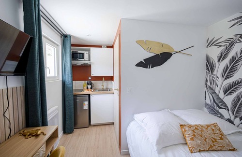 Chatellerault Apartment | Les Maisons Acajou/Superb, fully-equipped studio apartment