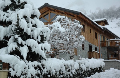 Le Bettaix Apartment | LES MENUIRES BEAUTIFUL APARTMENT OF CHARM ANY COMFORT AND SPA IN CHALET