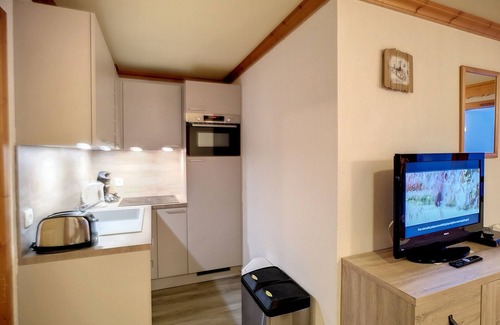 Les Bruyeres Apartment | Les Menuires - Nice 3-room, 6 pers, ski-in/ski-out, free parking
