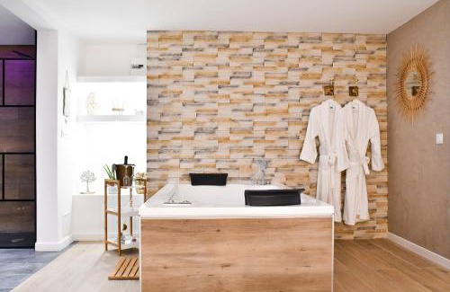 Clermont-l'Herault House | Les Nuits d Olympe - Suite & Spa privatif