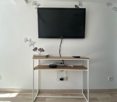 Rai Apartment | Les Papillons Studio La Foulnerie avec cour autonome 61270 Rai proche 61300 l'Aigle -Sanateflo-