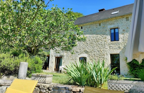 Lachapelle-Auzac Cottage | Les Pieds dans l'eau, Gîte La Source