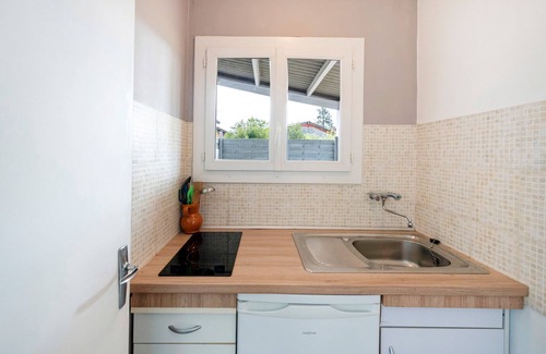 Lesperon Apartment | 'Les Pins - Domaine Des Landes' with Shared Pool, Private Covered Terrace and Shared Garden