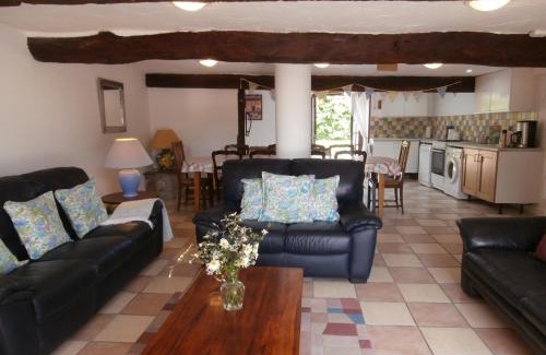 Saint-Pierre-du-Chemin House | Les Poiriers