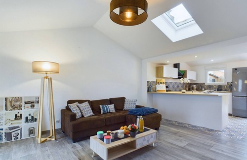 Olonne-sur-Mer Ski Chalet | Les Sables d'Olonne, house with garden for 6