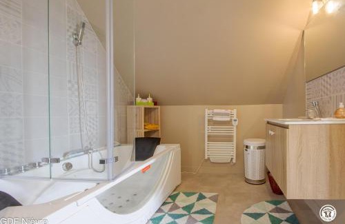 Dornes Bed & Breakfast | Les Volets Bleus