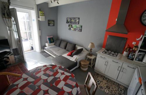Premian House | Les volets bleus