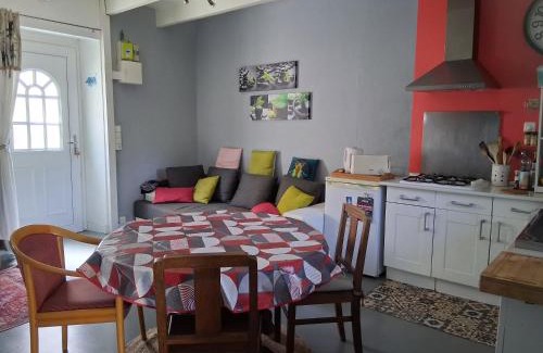 Premian House | Les volets bleus