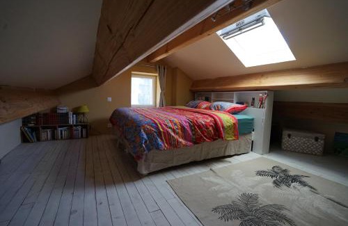 Premian House | Les volets bleus