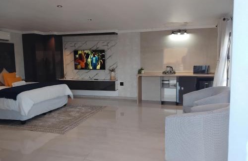 KwaMhlanga House | Lesiba guesthouse