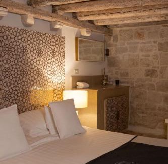 Cove Tri Zala (Zrnovo) Apartment | Lesic Dimitri Palace