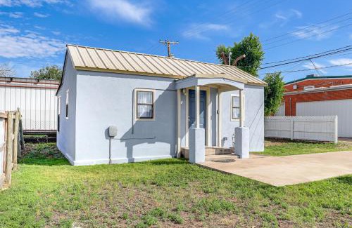 Portales House | Less Than 1 Mi to ENMU Pet-Friendly Home in Portales!