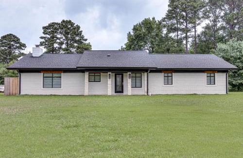 Magnolia House | Less Than 1 Mi to SAU Newly Renovated Home with Yard!