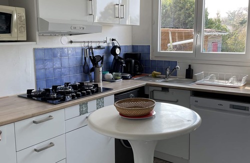 Ouistreham House | Less than 100M from the beach and 10mn walk to the thalasso! Sheltered south-facing garden