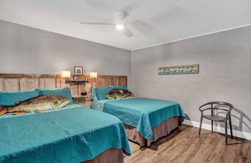 Quitman Hotel | Less than a mile from Lake Fork-UPDATED-Catfish Cabin Rm 1