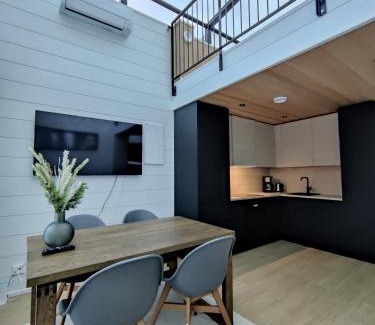 Sirkka Ski Chalet | Levin Primus - Your Glass-Roof Gateway to Laplands Magic